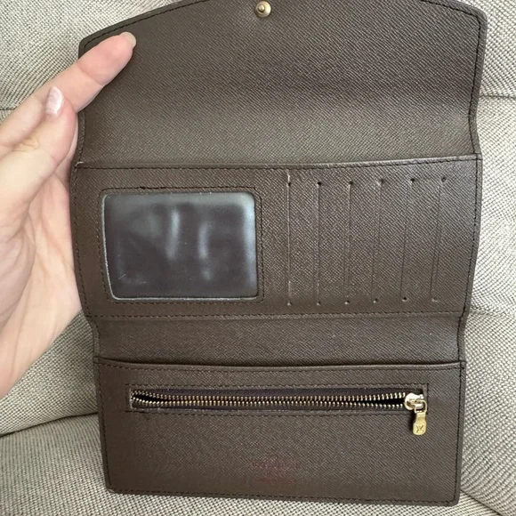 Checkered Brown Wallet - Picture 3 of 4